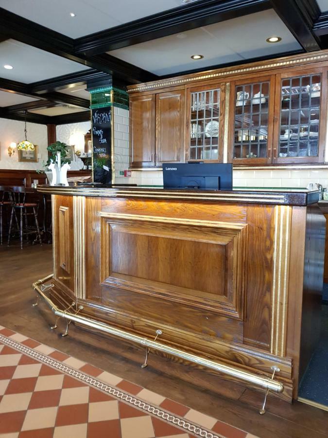 Hotel Bishops Arms Mora Extérieur photo